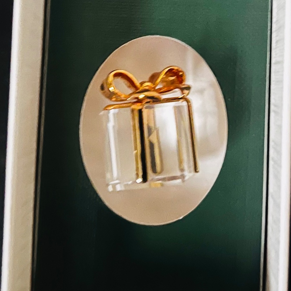 Swarovski Crystal Memories Present